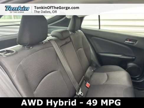 Used 2022 Toyota Prius LE image 23