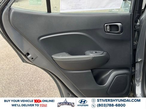Certified 2025 Hyundai Venue Limited image 19