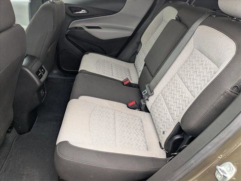 Used 2023 Chevrolet Equinox LT image 18