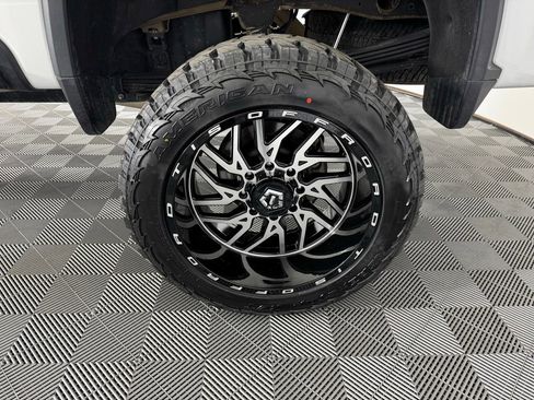 Used 2024 Chevrolet Silverado 2500 LT image 22