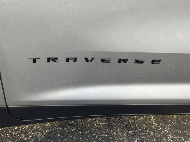 Used 2025 Chevrolet Traverse LT w/ Midnight/Sport Edition FWD image 8