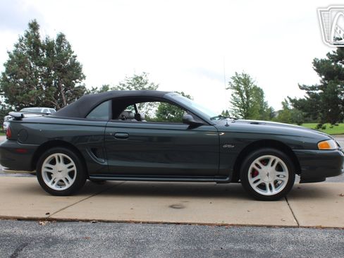 Used 1998 Ford Mustang GT RWD image 30
