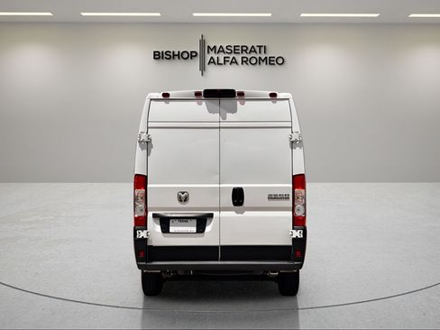 Used 2025 RAM ProMaster 2500 w/ Convenience Group FWD image 4