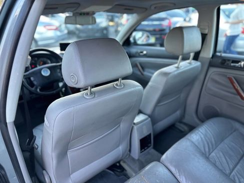 Used 2004 Volkswagen Passat GLX image 15