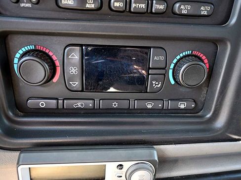 Used 2004 Chevrolet Silverado 2500 LT w/ Skid Plate Package image 26