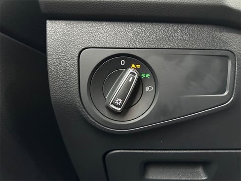 Used 2023 Volkswagen Tiguan SE R-Line image 25