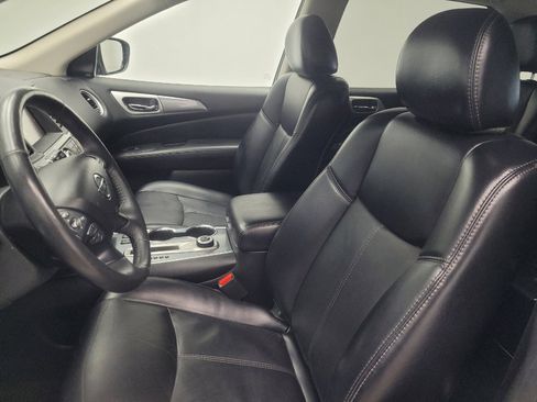 Used 2019 Nissan Pathfinder SL image 17