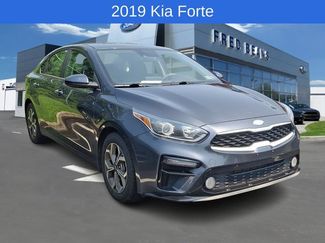 Used 2019 Kia Forte LXS FWD video 1