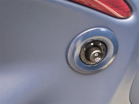 Used 2017 Maserati GranTurismo Convertible image 11