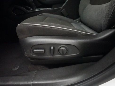 Used 2021 Chevrolet TrailBlazer LT w/ Convenience Package image 28