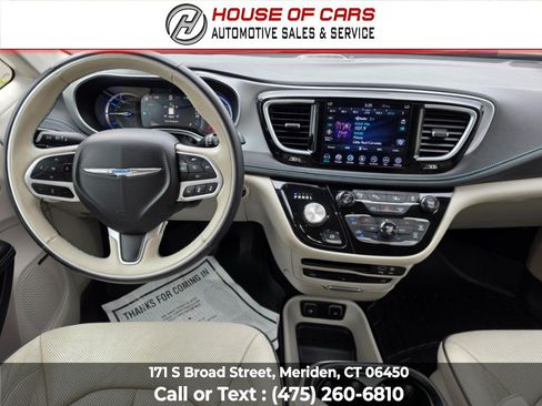 Used 2018 Chrysler Pacifica Limited w/ Advanced Safetytec Group FWD image 27