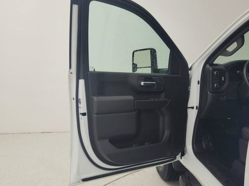 Used 2017 Chevrolet Express 3500 Extended RWD image 13
