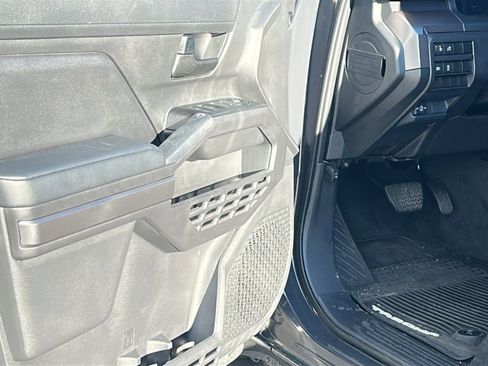 Certified 2025 Toyota Tacoma SR5 image 23
