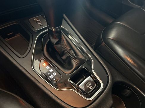 Used 2019 Jeep Cherokee Latitude Plus image 8