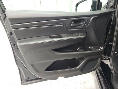 Used 2025 Honda Odyssey EX-L image 11