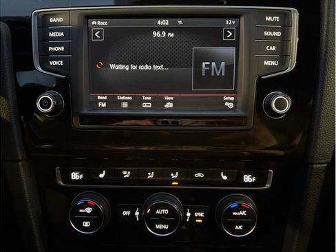 Used 2016 Volkswagen Golf R 4-Door image 20