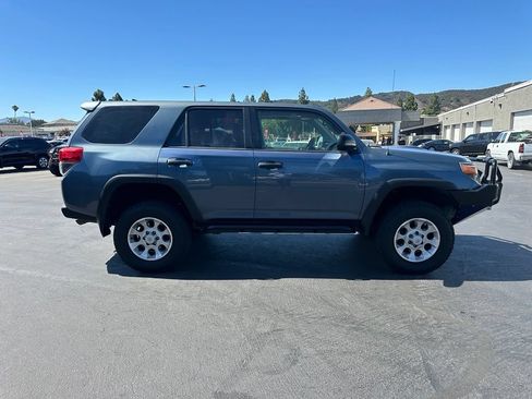 Used 2012 Toyota 4Runner Trail AWD/4WD image 5