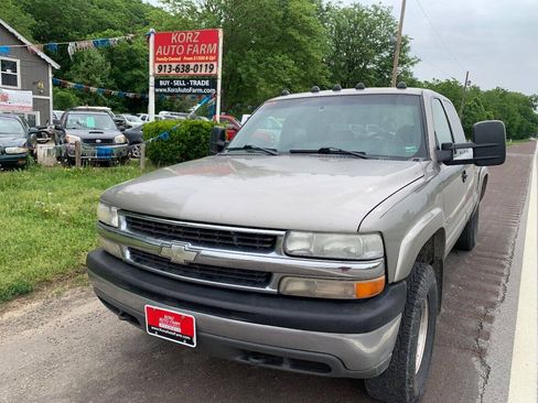 Used 2000 Chevrolet Silverado 2500 LS w/ Snow Plow Prep Pkg AWD/4WD image 7