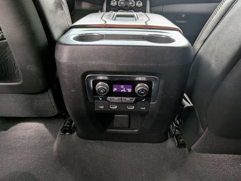 Used 2023 GMC Yukon XL Denali Ultimate AWD/4WD image 21