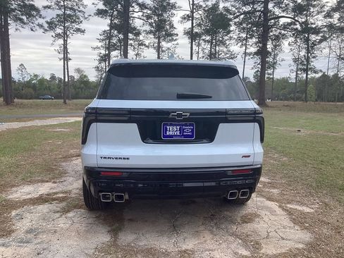New 2026 Chevrolet Traverse RS w/ LPO, Floor Liner Package FWD image 3