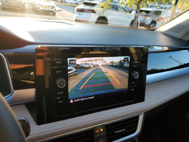 Certified 2026 Volkswagen Taos SE FWD image 29