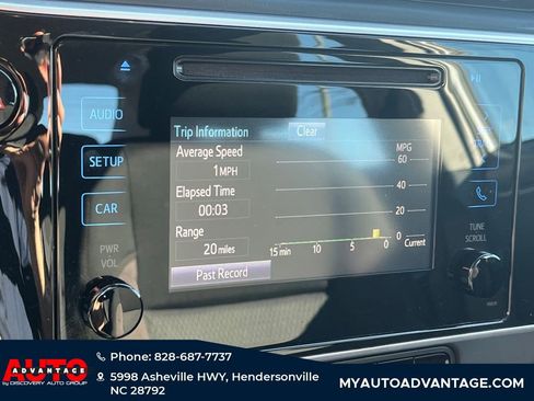 Used 2018 Toyota Corolla LE image 16