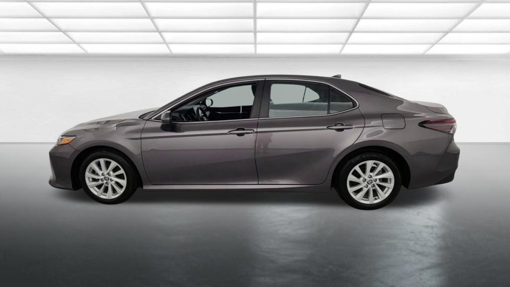 Used 2023 Toyota Camry LE FWD image 4