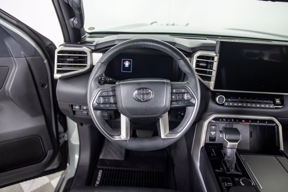 Used 2025 Toyota Sequoia Limited AWD/4WD image 29