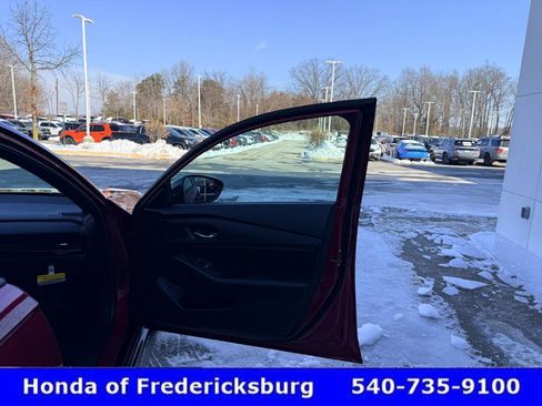 Used 2025 Honda Accord Sport image 33