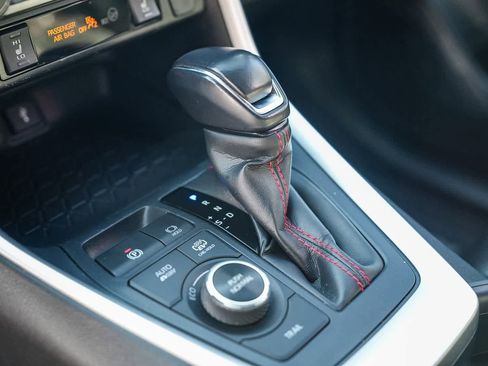 Used 2021 Toyota RAV4 SE w/ Weather & Moonroof Package image 18