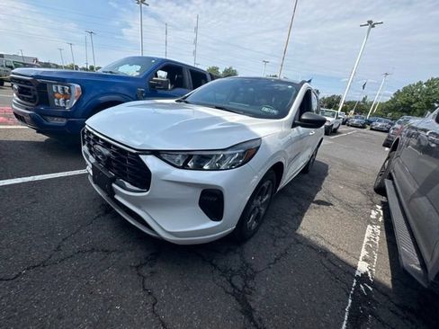 Used 2023 Ford Escape ST-Line w/ Tech Pack #1 AWD/4WD image 4