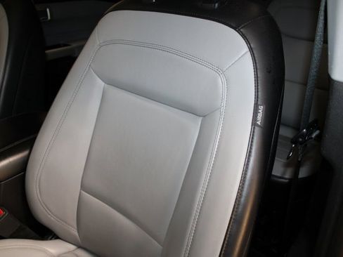 Used 2021 Ford Explorer XLT w/ Equipment Group 202A image 8