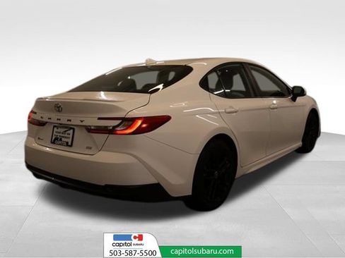 Used 2025 Toyota Camry SE FWD image 3