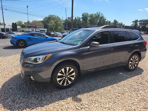 Used 2015 Subaru Outback 2.5i Limited AWD/4WD image 2