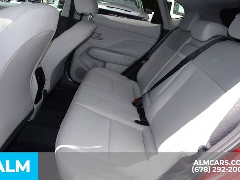 Used 2025 Hyundai Kona SEL image 17