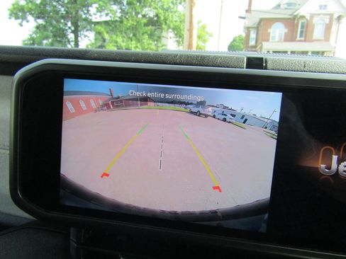 Used 2025 Jeep Wrangler Unlimited Sport AWD/4WD image 26