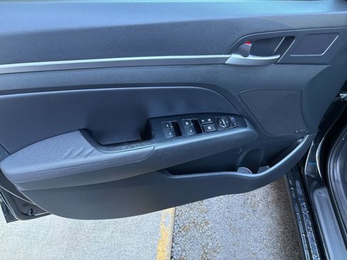 Used 2020 Hyundai Elantra Limited w/ Cargo Package (C1) FWD image 13