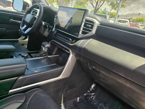Used 2025 Toyota Sequoia Platinum AWD/4WD image 11