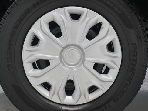 Used 2015 Ford Transit 350 XLT image 21