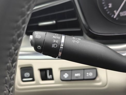 Used 2022 Cadillac XT5 Premium Luxury w/ Technology Package image 37