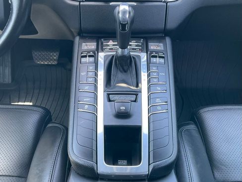 Used 2016 Porsche Macan S AWD/4WD image 23