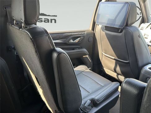 Used 2023 GMC Yukon XL Denali w/ Denali Reserve Package AWD/4WD image 36