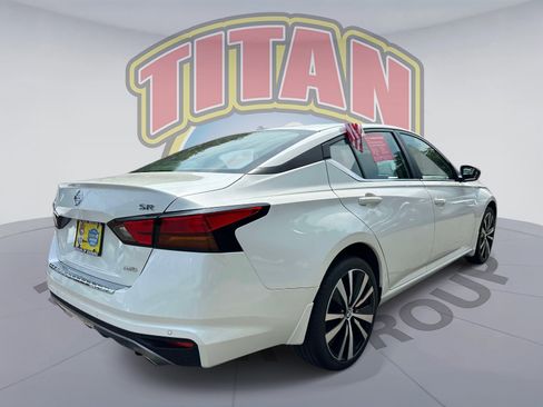 Certified 2022 Nissan Altima 2.5 SR AWD/4WD image 3