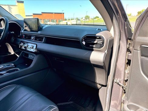 Used 2024 Honda Pilot Elite image 19