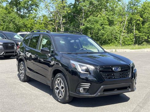 Certified 2023 Subaru Forester Premium AWD/4WD image 7