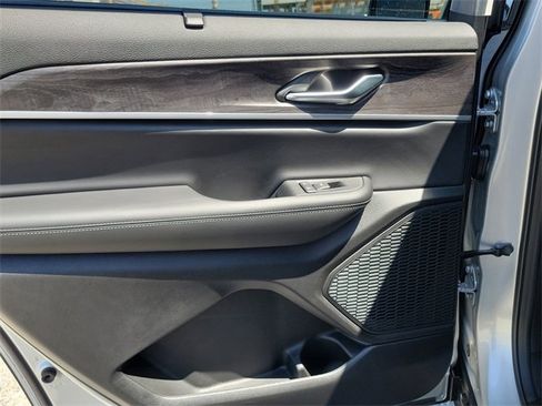 New 2025 Jeep Grand Cherokee L Limited w/ Luxury Tech Group II image 13