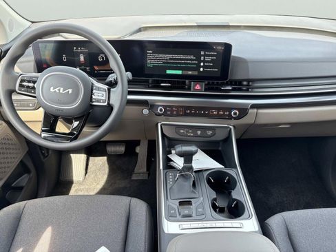 New 2026 Kia Carnival LX FWD image 15