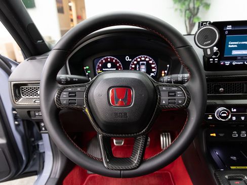Used 2025 Honda Civic Type R image 16