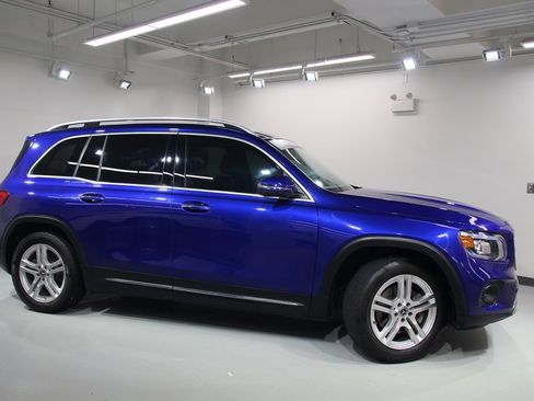 Certified 2021 Mercedes-Benz GLB 250 4MATIC image 11