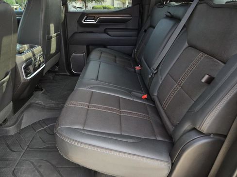Used 2023 Chevrolet Silverado 1500 High Country w/ High Country Premium Package AWD/4WD image 35
